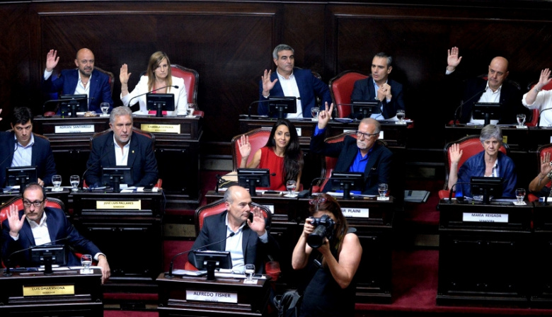 Senadores del Frente de Todos salieron a defender la Ley Impositiva que presentó Kicillof