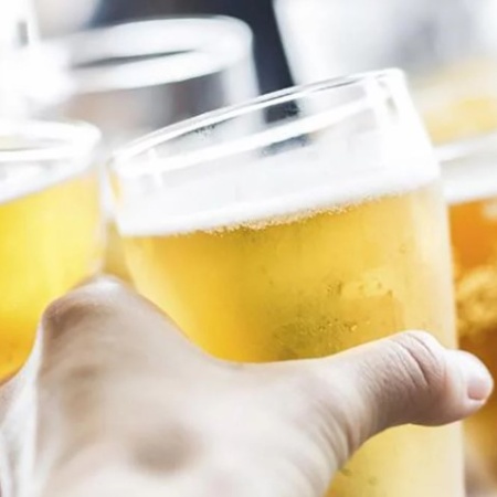 Una marca de cerveza se suma a los supermercados que dejan de aumentar por tres meses