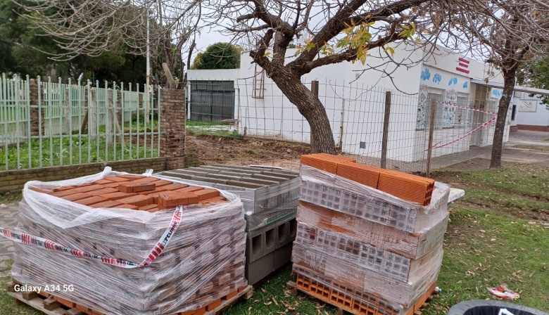 Comenzó la construcción de una nueva aula en el Jardín "Lucecitas del Paraná".