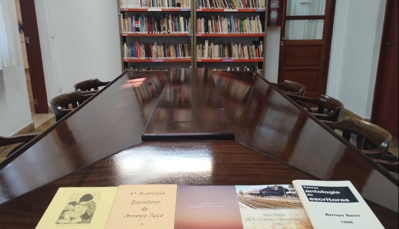 La Biblio celebra 107 años con una feria dedicada a los autores locales