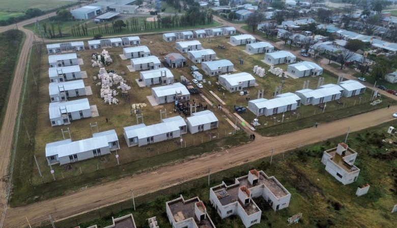 Provincia se hace cargo de 52 viviendas abandonadas por Nación, en Gálvez