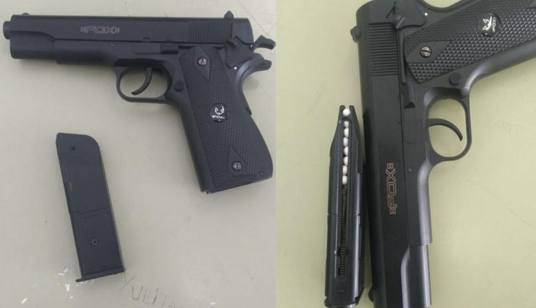 Un chico entró a la Escuela Comercial con la réplica de un arma