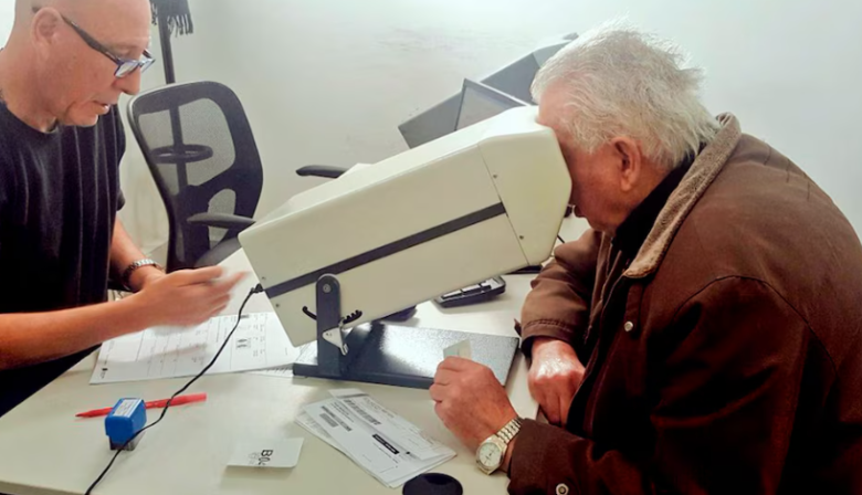 En Santa Fe se mantiene la renovación presencial con controles médicos