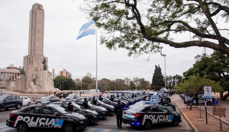 Desde hoy patrullan las calles de Rosario 131 nuevos móviles policiales