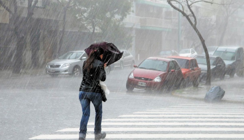 Anuncian fuertes lluvias y tormentas generalizadas para la franja central del país