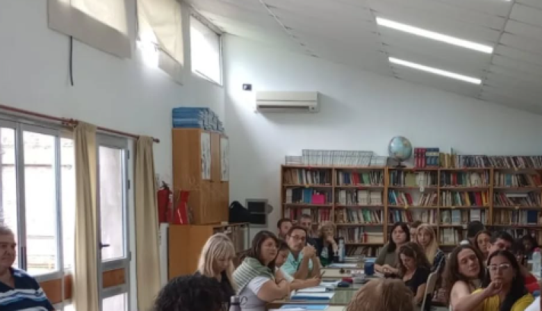 Jornada de capacitación en la Escuela Comercial “Juan Bautista Alberdi”