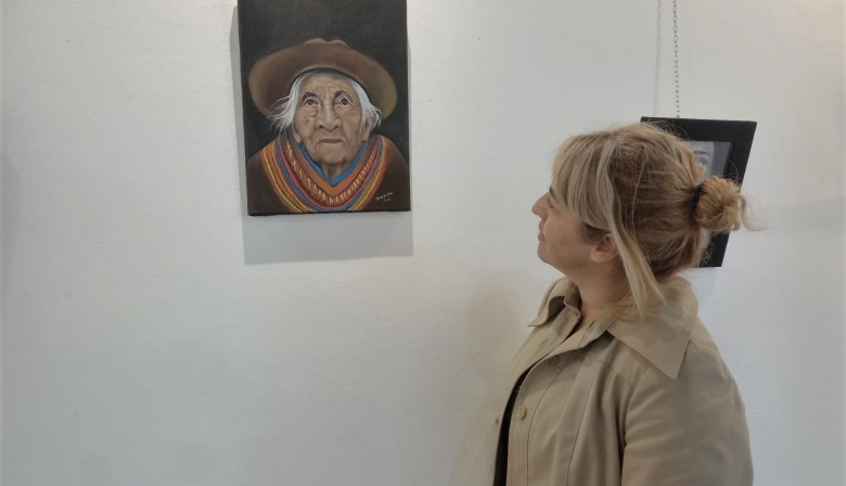 Lorena Orellano expone su arte en una muestra llena de recuerdos y emociones