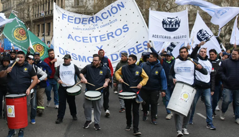 Se complicó el conflicto aceitero y se paraliza la principal exportación argentina