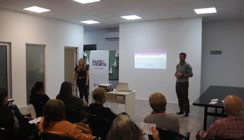 Se llevó a cabo el Taller sobre Hipertensión Arterial en el Punto Violeta