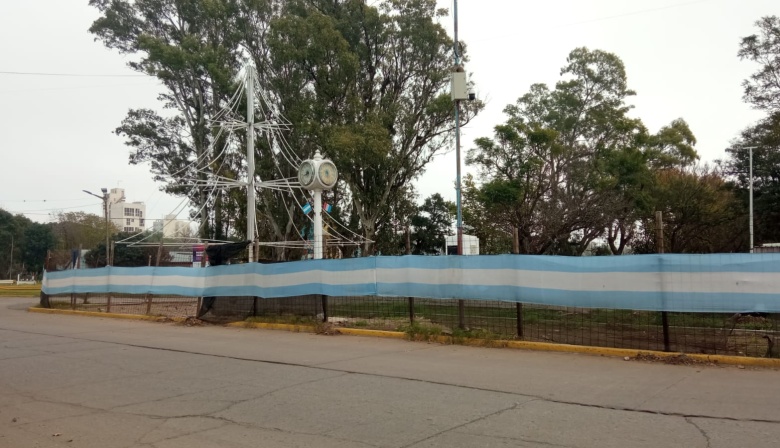 El Paseo Sanmartiniano amaneció envuelto en una bandera argentina