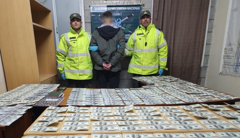 Un pasajero viajaba con 49.500 dólares en un ómnibus hacia Rosario