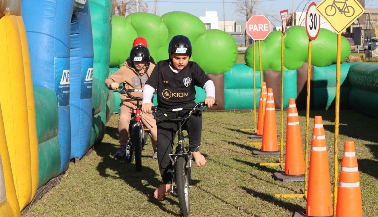 Arroyo Seco homenajeó a sus niños en la Plaza Juan Ascierto