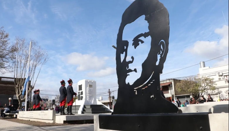 Arroyo Seco inauguró su "Paseo Sanmartiniano" en homenaje al General San Martin