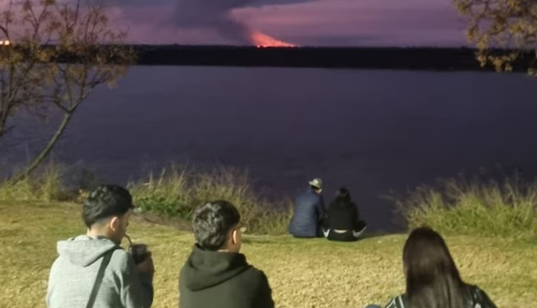 Continúan los incendios en las islas del delta del Paraná
