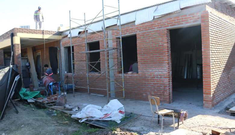 Tonelli recorrió  la nueva aula que se construye en la Escuela Técnica N° 650