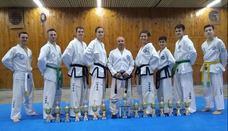 Taekwondistas de Arroyo Seco solicitan apoyo económico al Concejo para competir en el Mundial de Italia
