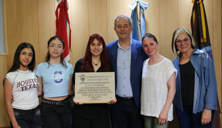 Reconocimiento a la Escuela de Danzas “Gloria Kazda” en su 30° Aniversario