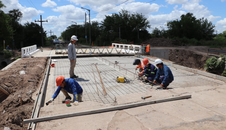 El Ejecutivo finaliza el puente de calle Aníbal Maffei con autorización del Concejo
