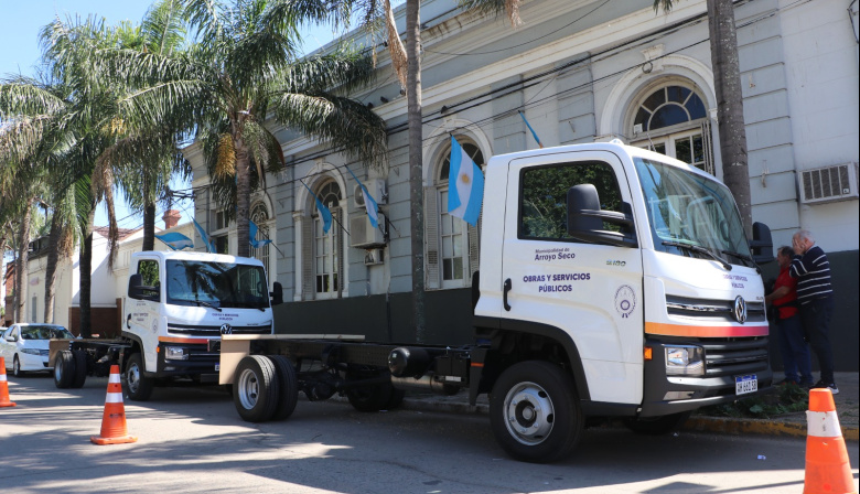 La Municipalidad adquirió dos camiones 0K para mejorar los servicios públicos