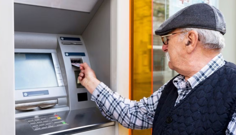 En Noviembre la jubilación mínima con bono supera los $400.000