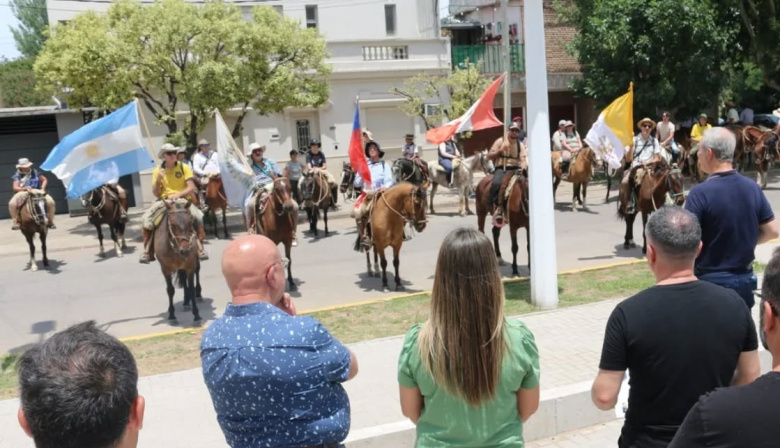 La Asociación Cultural Sanmartiniana "Cuna de la Bandera" hizo su paso por Arroyo Seco