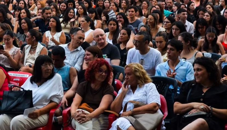 Record: Egresaron 1250 alumnos de la Diplomatura en Acompañamiento Terapéutico de la UNR