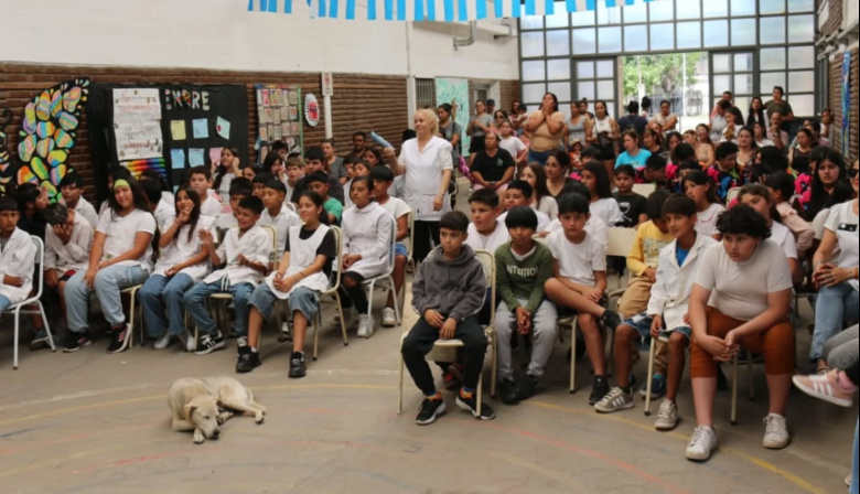 Tonelli participó del cierre de ciclo de la Escuela N° 6036 "Bernardino Rivadavia"