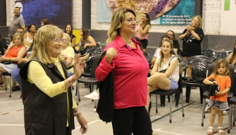 Gran Desfile del Taller de “Corte y Confección” para cerrar el 2025