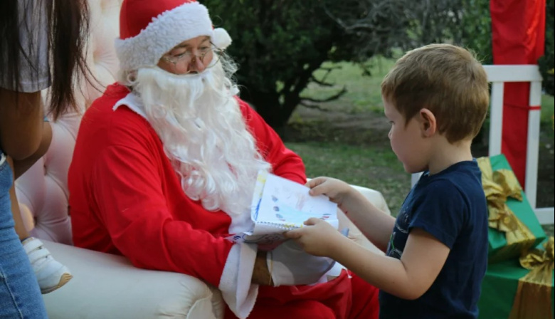 Este jueves Papá Noel llega al Bulevar para recibir cartas y sacarse fotos con los chicos