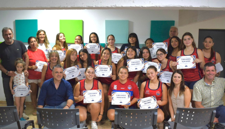 Jugadoras de Hockey Femenino del CAT fueros declaradas Deportistas Destacas de Arroyo Seco
