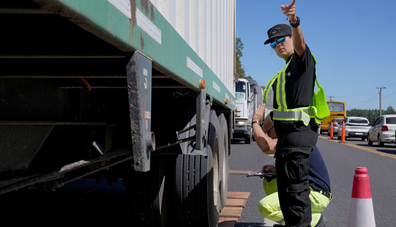 Iniciaron los controles intensivos de carga en camiones en la Ruta 21