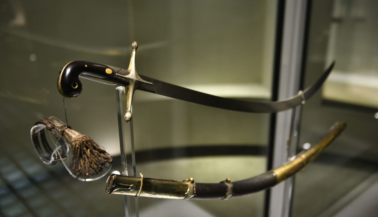 La CNEA reveló el origen del sable corvo de San Martín