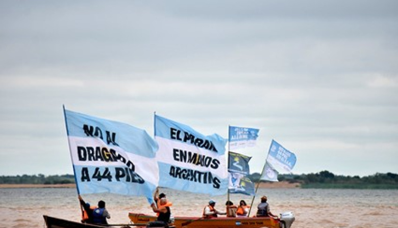 Zarpó la travesía “Salvemos el Paraná y sus humedales”