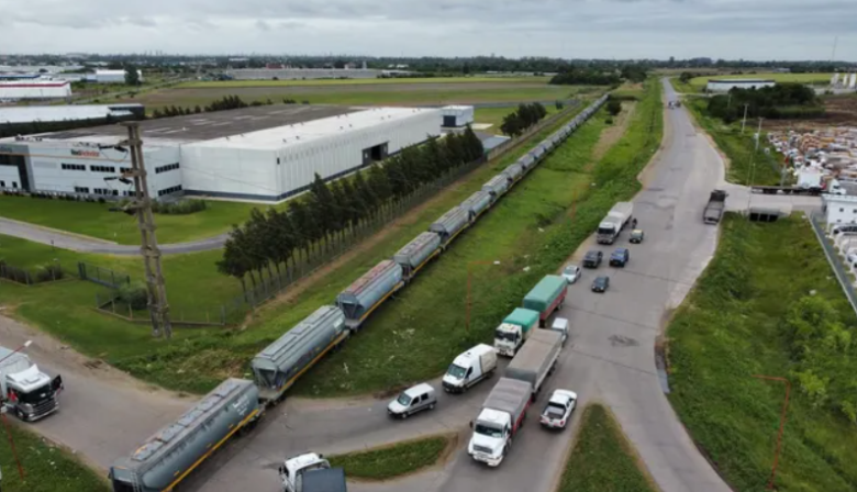 Comenzó la repavimentación del acceso al puerto de Cargill