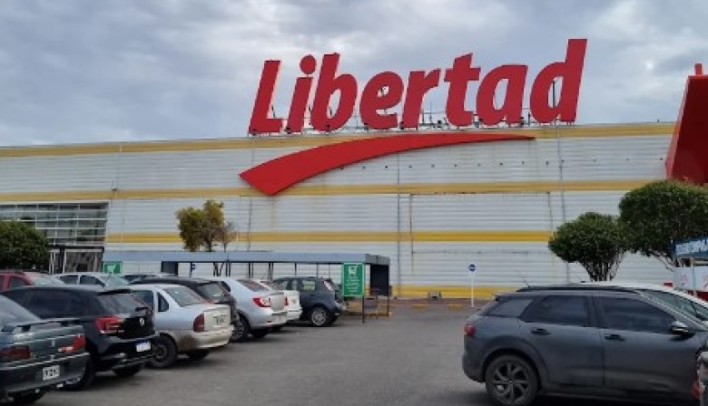 La Anónima desembarca en Rosario con la compra del Hipermercado Libertad