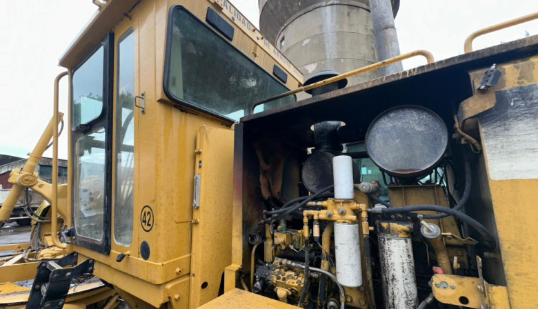 Investigan el incendio de una motoniveladora dentro del corralón