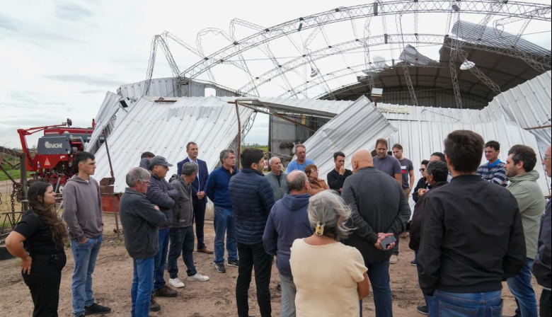 Pullaro visitó establecimientos productivos afectados por el temporal