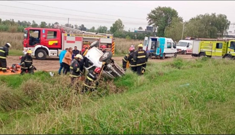 Vuelco en San Nicolás: Un hombre murió y hay tres mujeres heridas