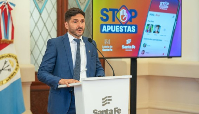 Pullaro presentó una app para que los padres puedan controlar los sitios digitales que usan sus hijos