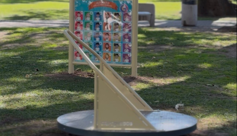 La Municipalidad instaló juegos infantiles adaptados en la Plaza 9 de Julio