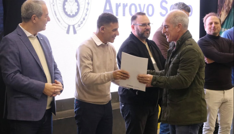 Otras 41 familias de Arroyo Seco recibieron las escrituras de sus viviendas