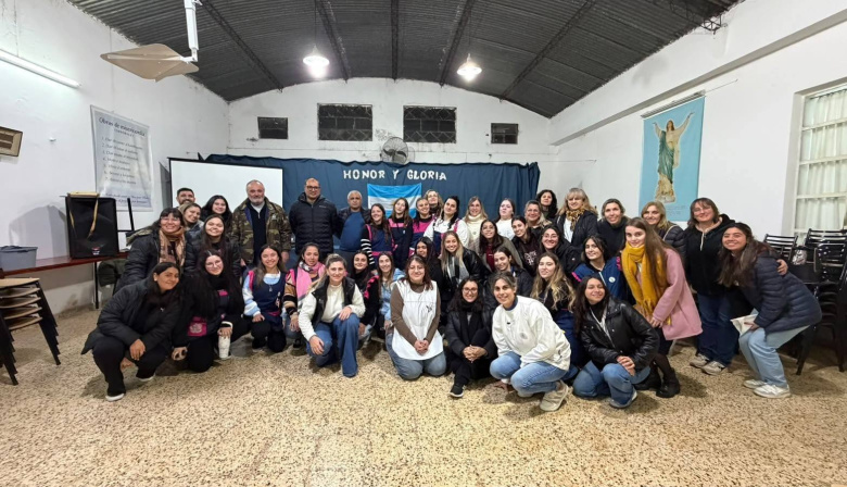 Veteranos de Arroyo Seco mantienen viva la causa Malvinas en las escuelas