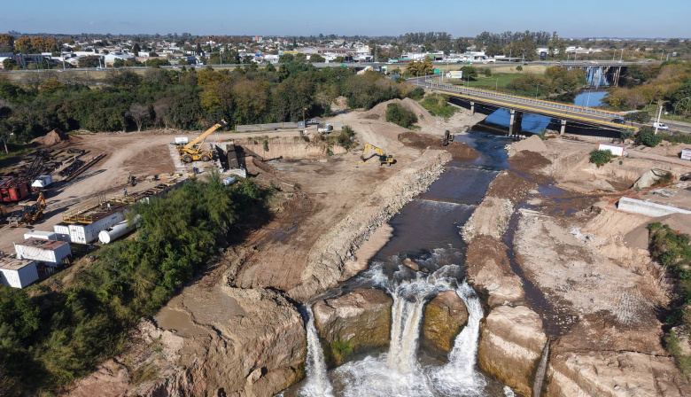 Avanza la obra para frenar el retroceso en la cascada del Saladillo