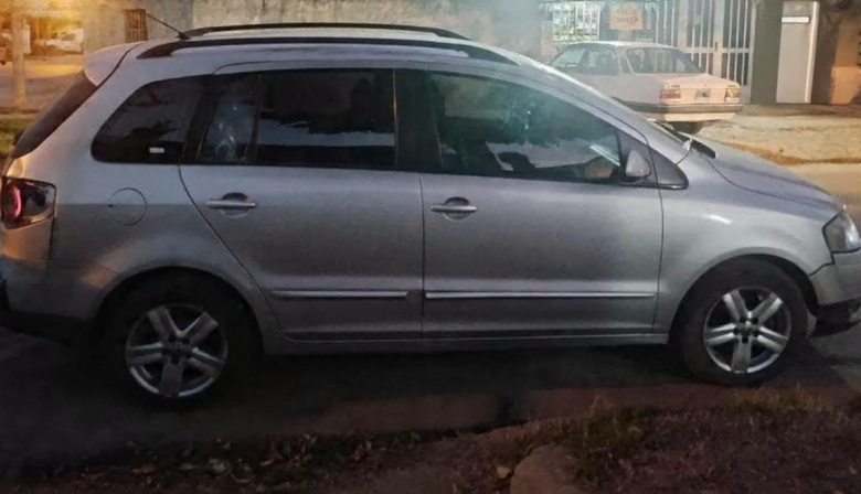 Recuperaron un auto robado y aprehendieron a un joven en Villa Gobernador Gálvez