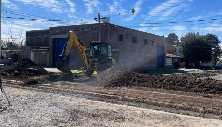 La Municipalidad retomó el adoquinando de calles en los barrios