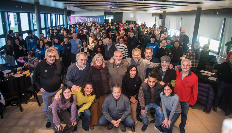 El Frente Amplio por la Soberanía reunió a más de 300 personas y planteó disputar el proyecto de Rosario