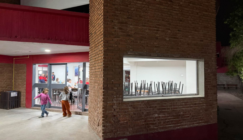 Talleres reabrió su sede social y se prepara para inaugurar la cancha de hockey sintético