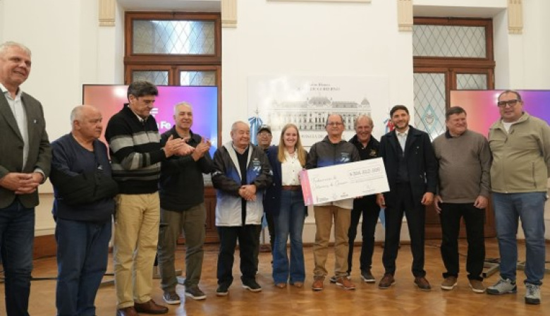 Pullaro entregó más $ 1.100 millones a tres instituciones