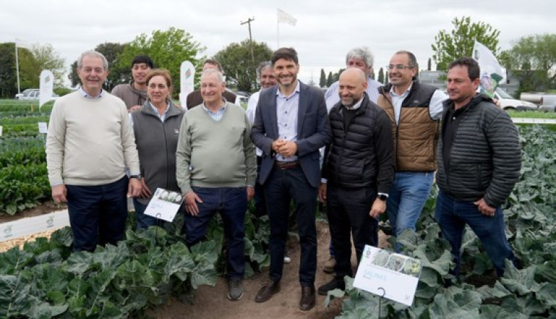 Pullaro en la feria ExpHortar de Arroyo Seco: “Tenemos todo para crecer”