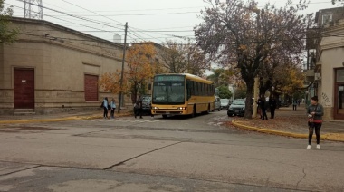 Continúa el desvío del transporte de pasajeros por calle Moreno